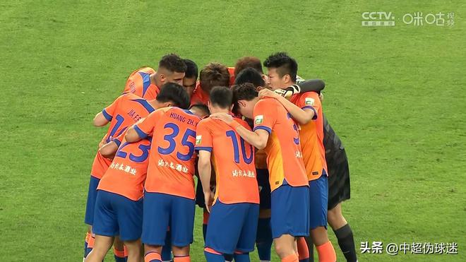 申花 3-2 亚泰！冠军争夺沪上双雄谁与争锋？