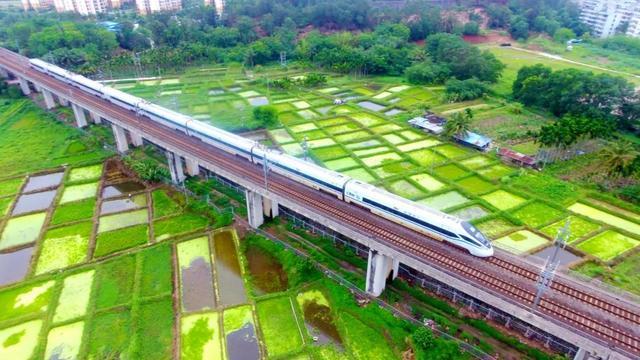 高铁站建设如火如荼，中小城市强行上马或陷入困境，你所在的城市有几个高铁站？